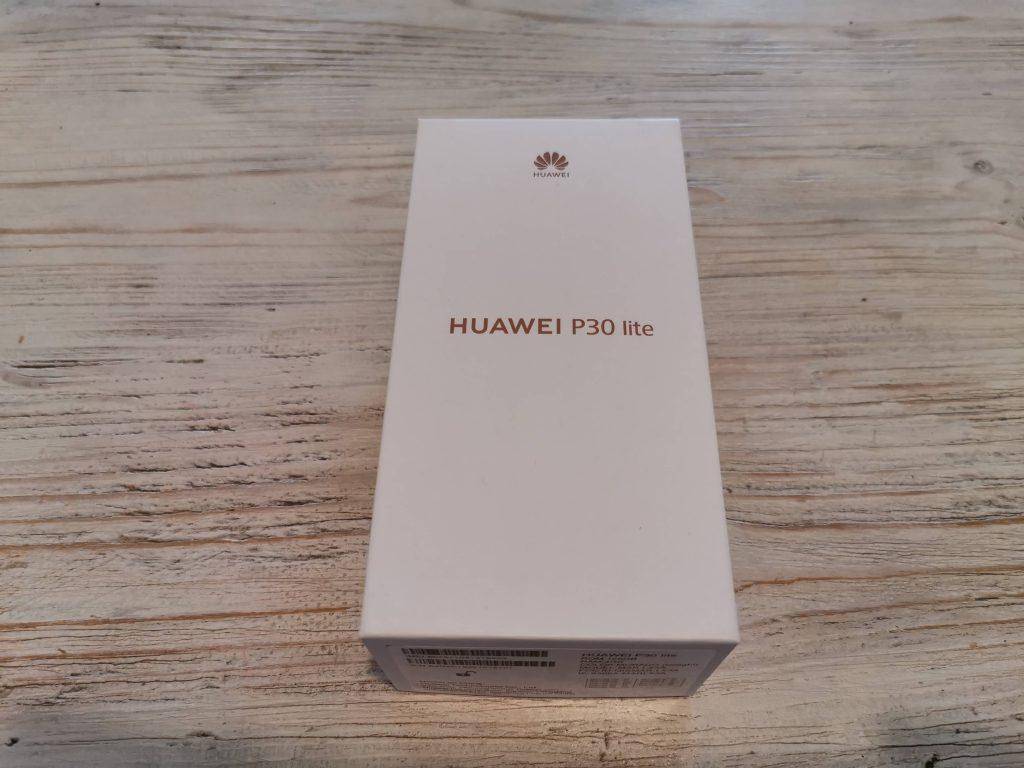 Huawei P30 Lite en caja
