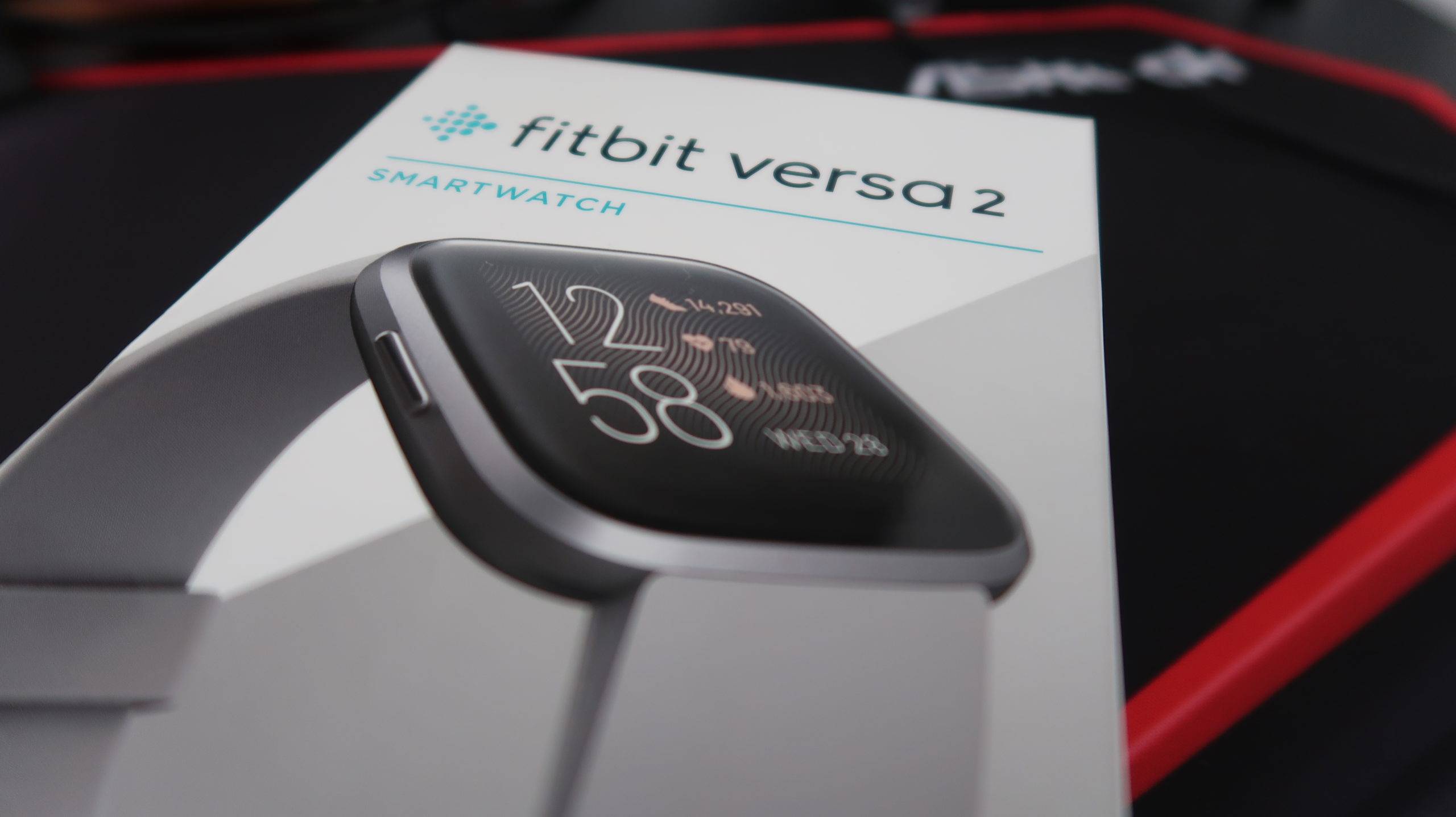Fitbit Versa 2 box